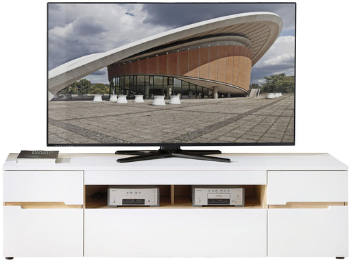 Lowboard MEMPHIS in Weiß mit Artisan Eiche Nachbildung Griffen, Gesamtansicht von vorne mit aufgestelltem Fernseher.