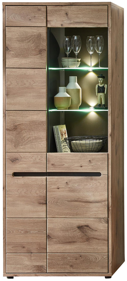Vitrine BELLANO Viking Oak Nature mit offener Glasvitrine, LED-Beleuchtung und Schubladen, Gesamtansicht.