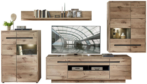 Wohnwand Wohnzimmerschrank BELLANO HH82 Viking Oak Nature mit LED in Gesamtansicht mit graphitfarbenen Griffen.
