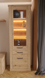 Vitrine CORONA mit Beleuchtung 2 Türen Artisan Eiche von Forte
