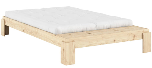 Stauraumbett Massivholzbett LAYERS BED BENCH aus Kiefer natur in Gesamtansicht mit weißer Matratze.