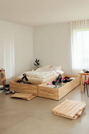 Stauraumbett Massivholzbett BASEMENT BED Kiefer natur lackiert Karup