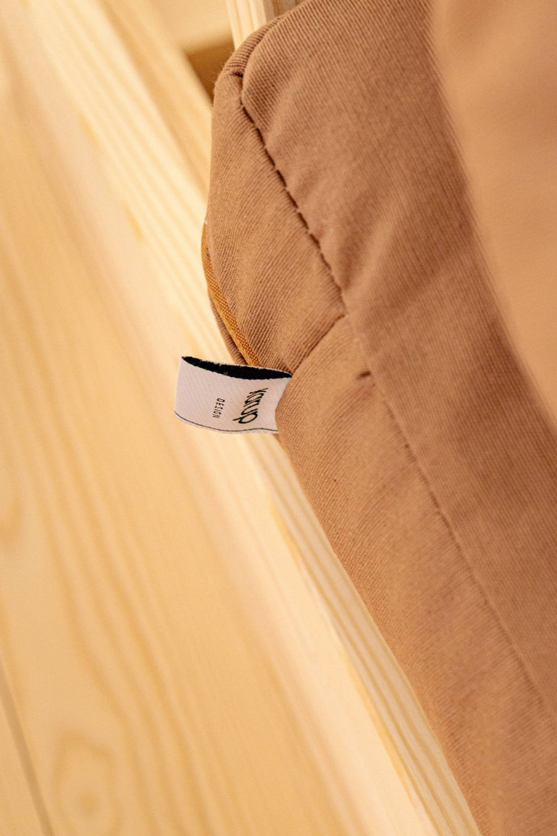 Schlafsofa FLIP Sofa Bett Kiefer massiv unbehandelt Klappcouch von Karup Detail Polster