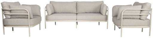 Garten Sitzgruppe VISTA von Zuiver in Beige mit zwei Sesseln und zweiteiligem Sofa mit hellen Metallgestellen, Gesamtansicht.