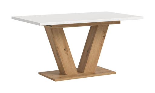 Esstisch Artisan mit weißer Tischplatte und V-förmigem Holzfuß in Gesamtansicht von vorne.