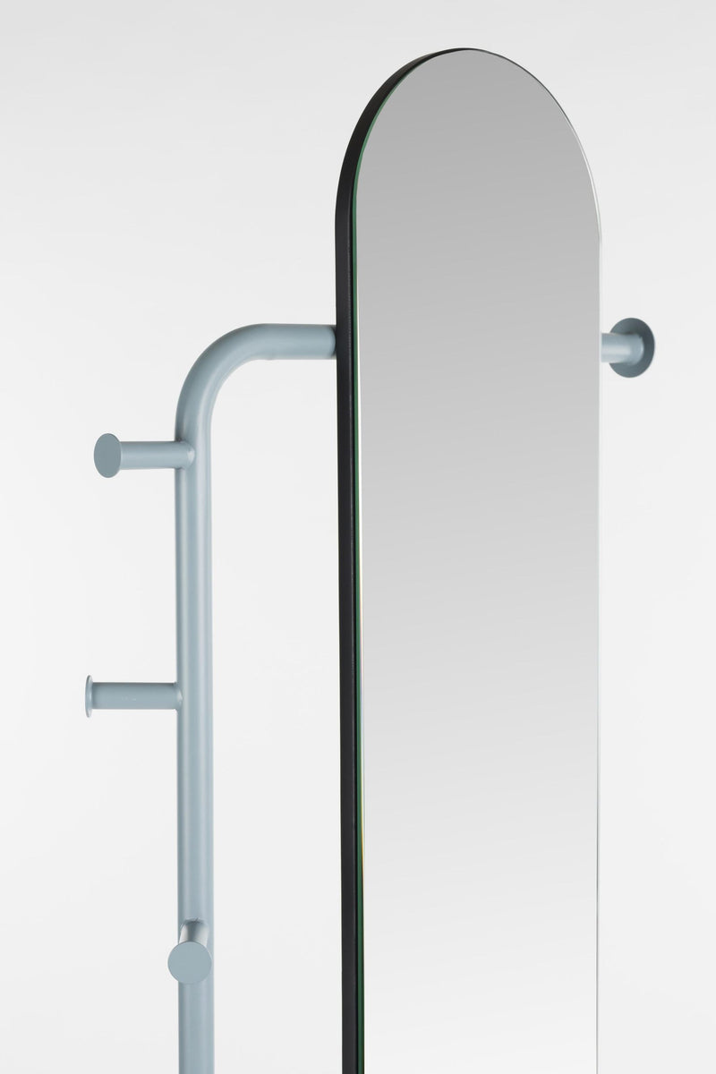 Standspiegel Vero Blau mit Garderobe | Design von Zuiver