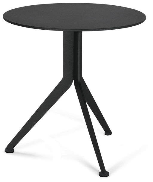 Spinder DALEY HIGH Beistelltisch rund mit schwarzer Tischplatte und dreibeinigem Metallgestell in Gesamtansicht.