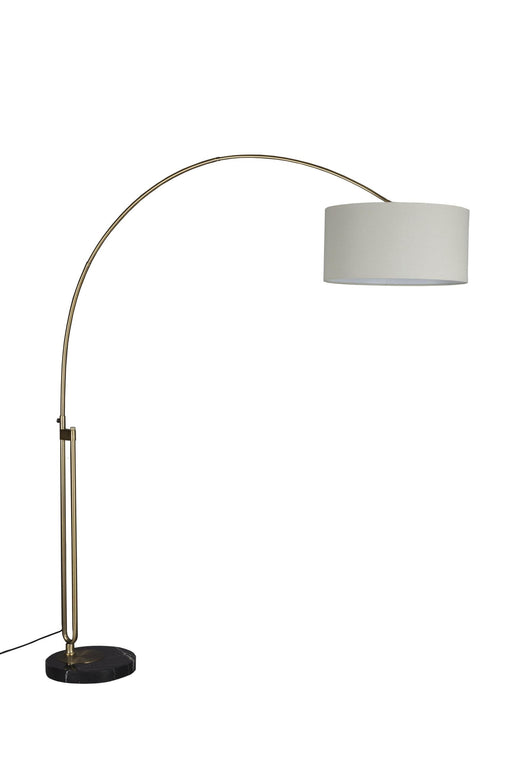 Bogenlampe Archie Gold mit geschwungenem Metallgestell in Gold und ovalem Leinenschirm in Weiß, Gesamtansicht.