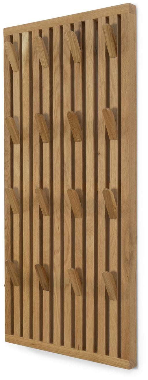 Spinder PARCO Large Garderobe Paneel mit 16 Haken Eiche in Gesamtansicht mit vertikalen Lamellen und Holzhaken.