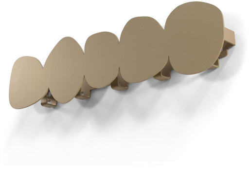 Spinder Tumulo Medium Garderobenständer in Gesamtansicht mit vier wolkenförmigen Haken in Beige.