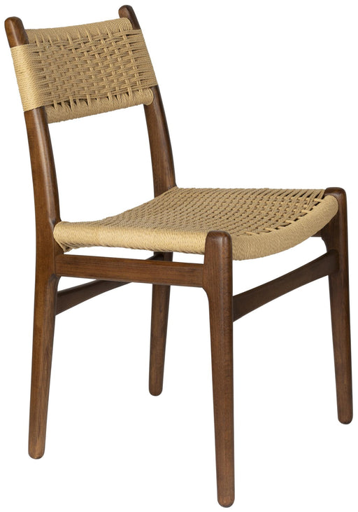 Dutchbone Stuhl Cecile Walnut mit Holzgestell und geflochtenem Papierseilbezug in Gesamtansicht.