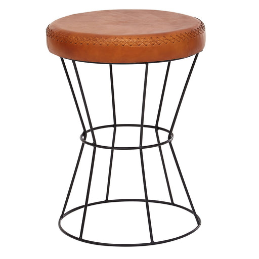 Sitzhocker mit rundem cognacfarbenem Lederbezug und geometrisch gemustertem Rand auf schwarzem Metallgestell, Gesamtansicht.