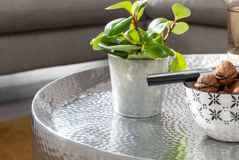 Couchtisch Hammerschlag Aluminium Rund 60x60x35cm Silber Orientalisch