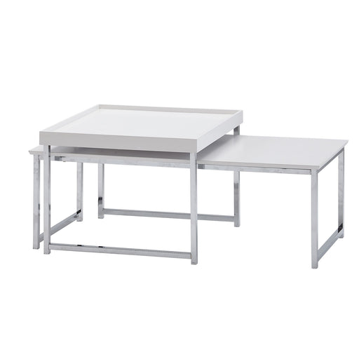 Couchtisch 2er Set Holz Metall Weiß Modern mit verschachtelten weißen Tischplatten und Metallgestell in Gesamtansicht.