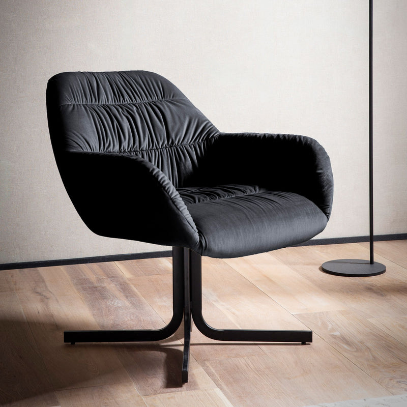 Loungesessel Samt Schwarz gepolstert Metallbeine Design Cocktailsessel