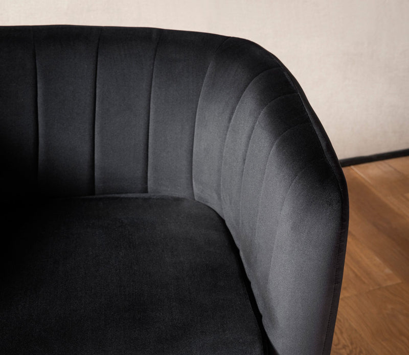 Loungesessel Samt Schwarz gepolstert Metallbeine Design Cocktailsessel
