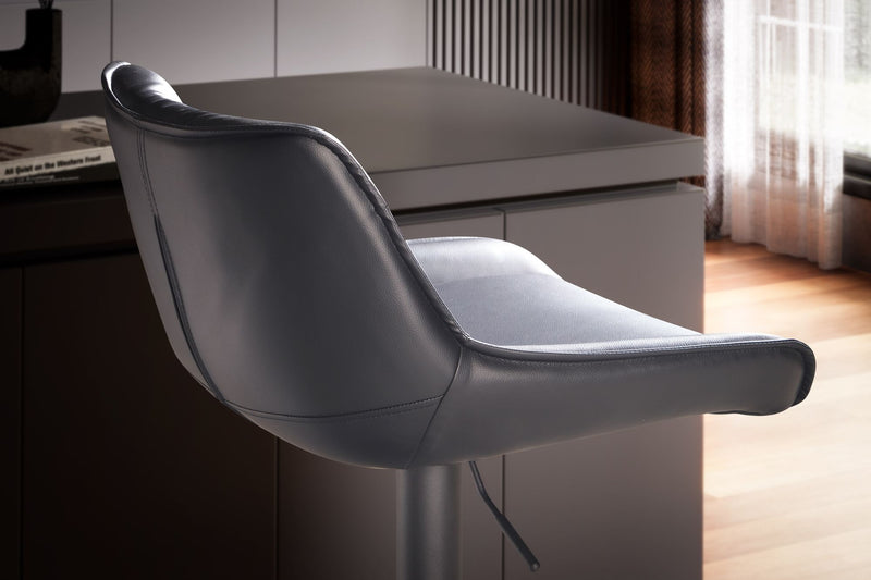 Barhocker Kunstleder Schwarz höhenverstellbar Metallfuß gepolstert