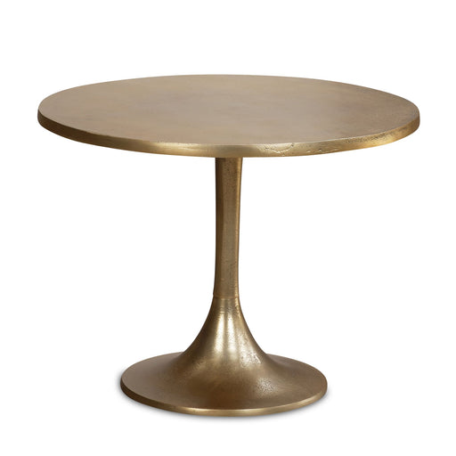Gesamtansicht des Couchtisch Metall Gold 60x60x46,5cm Rund mit goldener Aluminiumplatte und taperiziertem Fuß.
