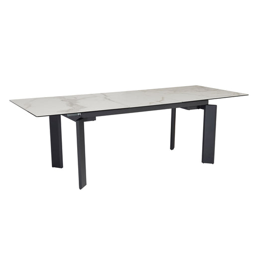 Esstisch 180x95cm ausziehbar mit weißer Marmoroptik-Keramikplatte und schwarzen Metallbeinen in Gesamtansicht.