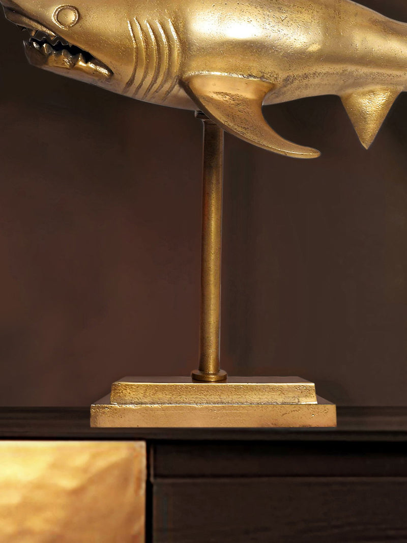 Dekofigur Hai Aluminium Gold 70cm Maritim Modern Tischdeko