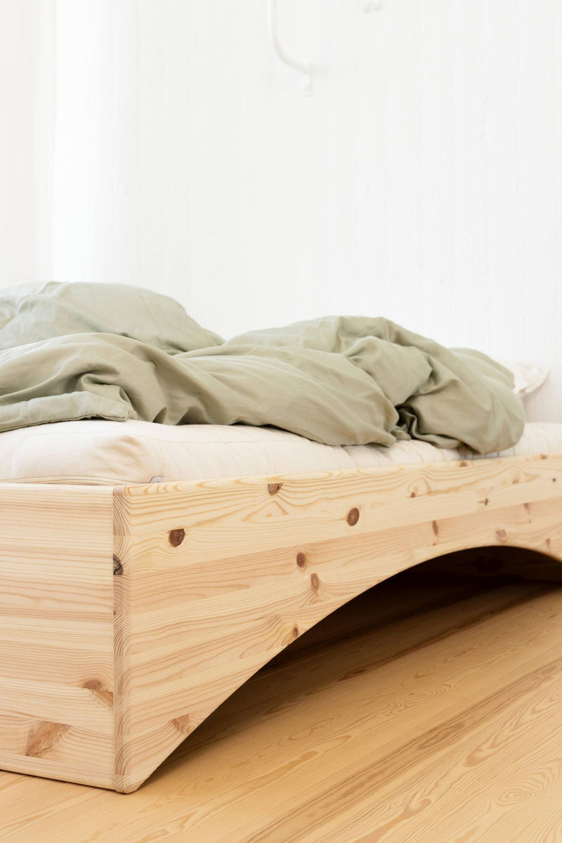 Massivholzbett ORBIT BED Raw Kiefer natur 3 Größen
