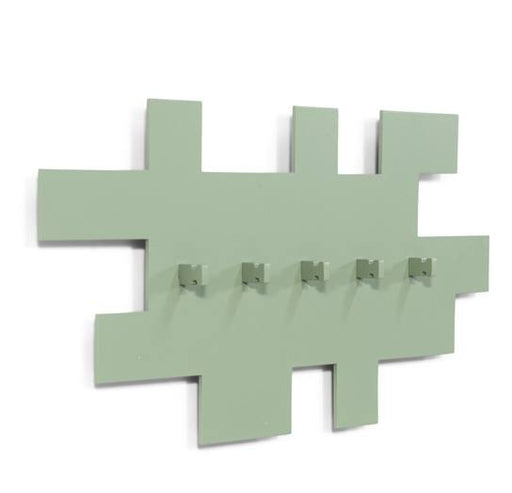 Garderobe TETROMINO Hakenleiste in Gesamtansicht mit fünf metallischen Haken auf grüner Stahlplatte in Tetris-Form.