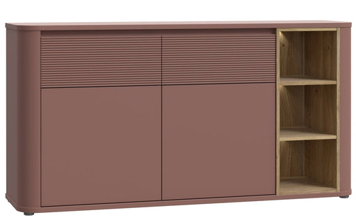 Sideboard BREATHTAKER mit zwei Schiebetüren in Altrosa, Rillenstruktur und offenen Fächern, Gesamtansicht.
