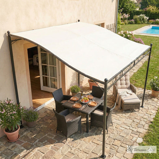 LEX Anbaupavillon 2,5x3 m mit cremefarbener Markise über Sitzbereich an Hausgiebel, Gesamtansicht.