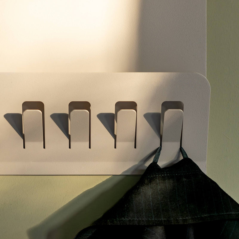 Wandgarderobe KEEPER Silky Taupe Garderobe 5 Haken und Klappe, Spinder