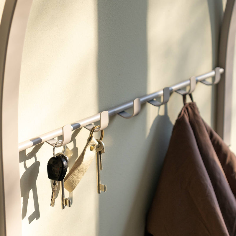 Design Wandgarderobe CARVE 1 Silky Taupe pulverbeschichtet von Spinder