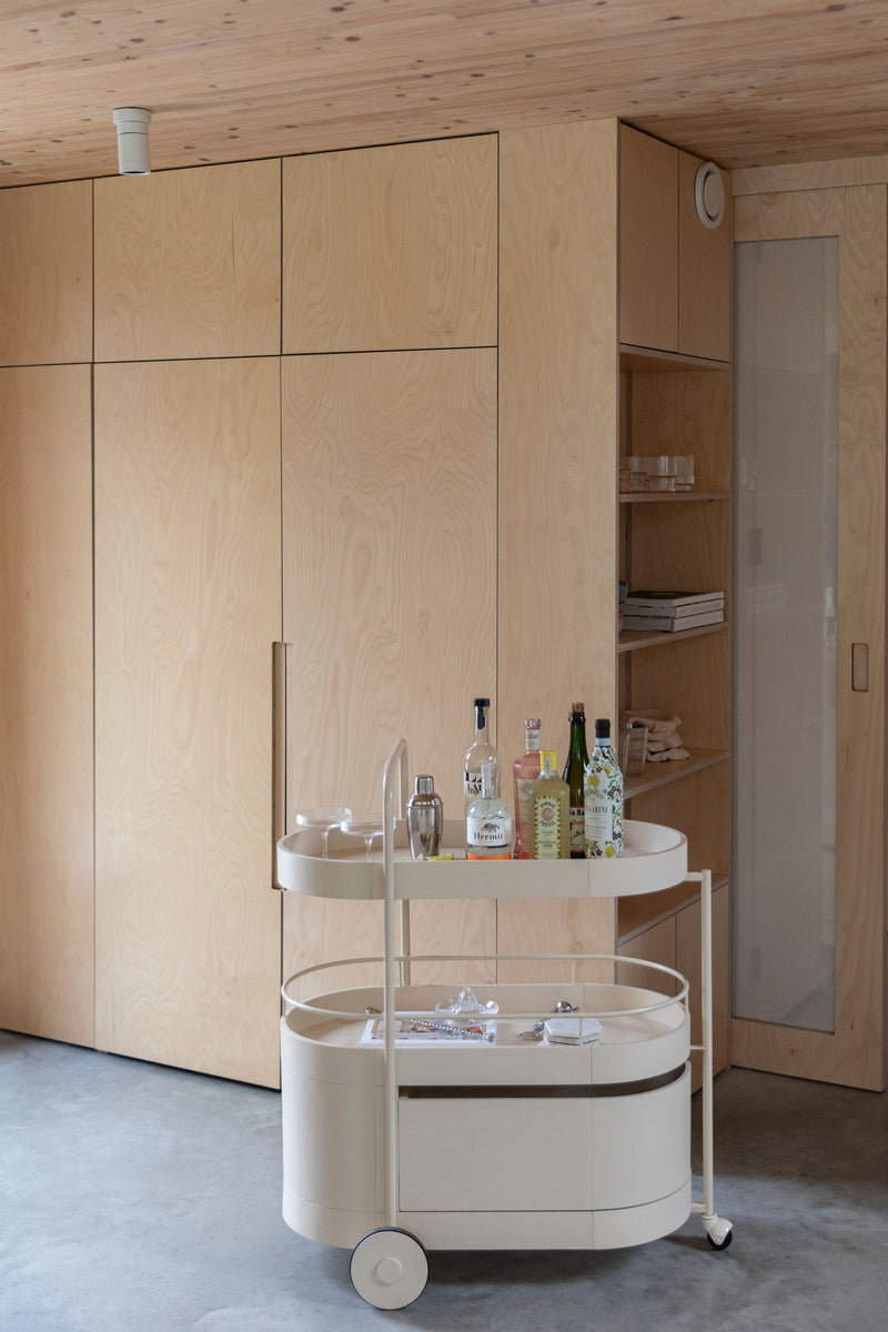 Servierwagen Wim mit Massivholz-Tischplatte und Stahlgestell, Beige