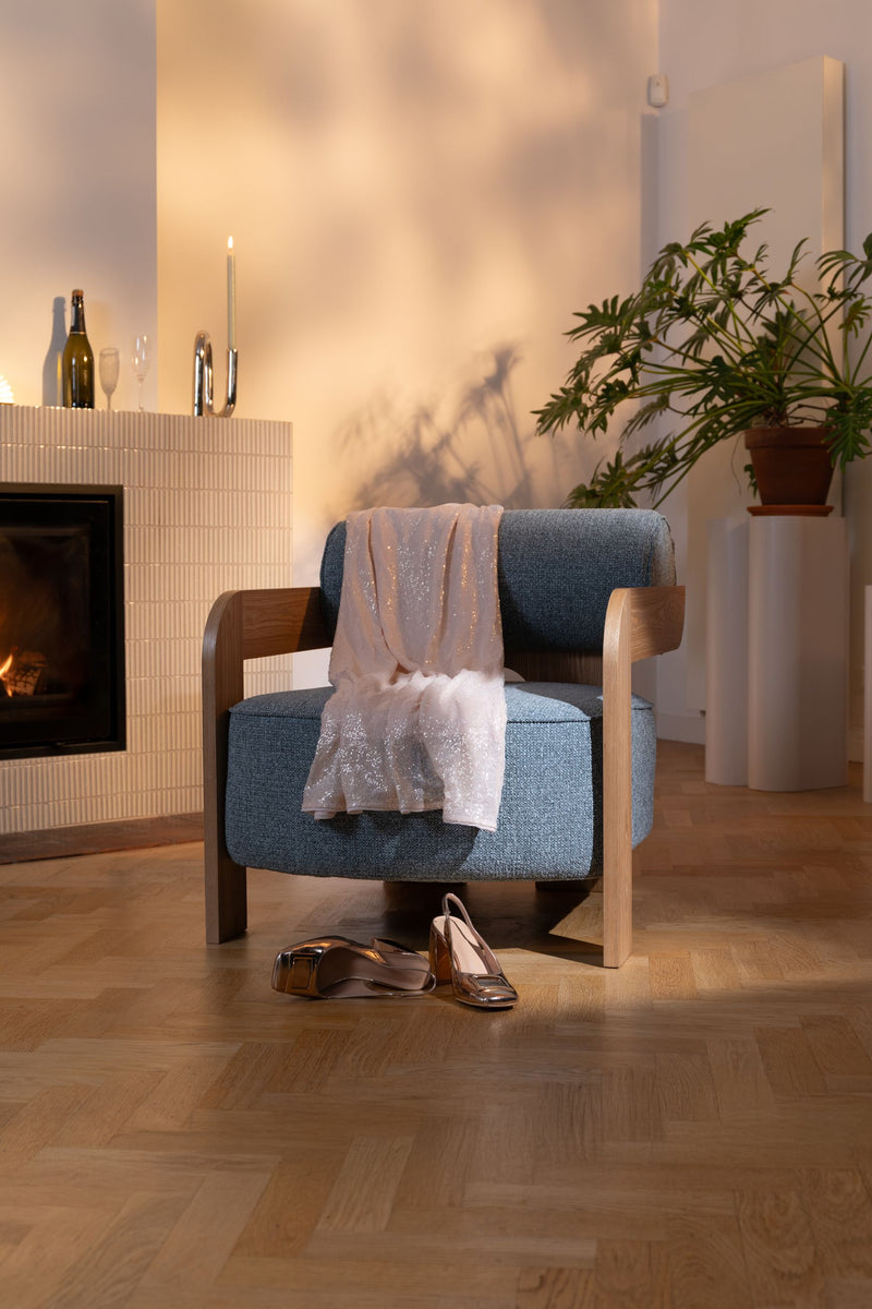 Loungesessel Oolong Ocean Blue mit Eschenholzrahmen von Zuiver
