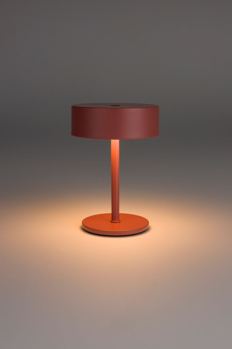 Kabellose Tischlampe Mini Marsala von Zuiver in Rot mit Touch-Dimmer