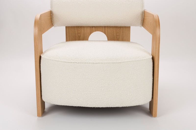 Loungesessel Oolong Beige mit Bouclé-Bezug und Eschenholz-Gestell