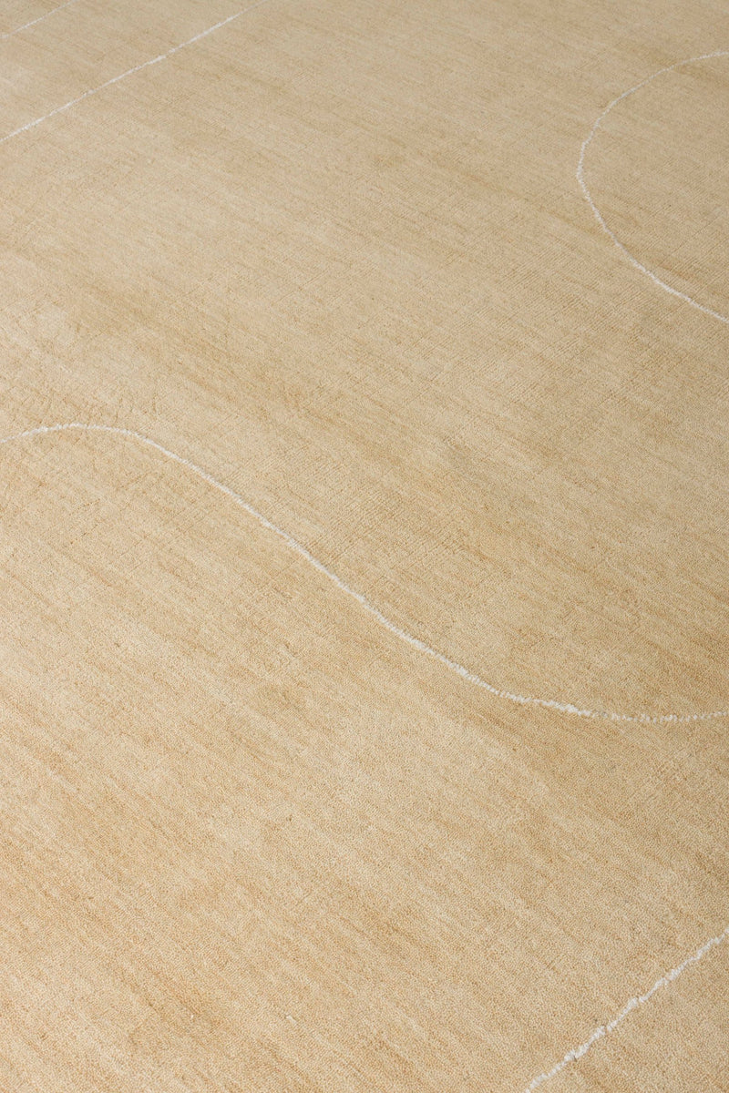 Teppich Doodle 200x300 in Beige mit gestepptem Rand von Zuiver