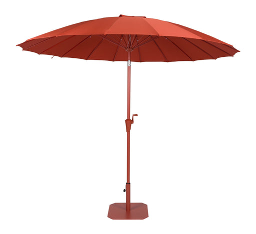 Sonnenschirm Sunshine Marsala mit rotem Polyesterbezug, Metallgestell und quadratischem Fuß in Gesamtansicht.
