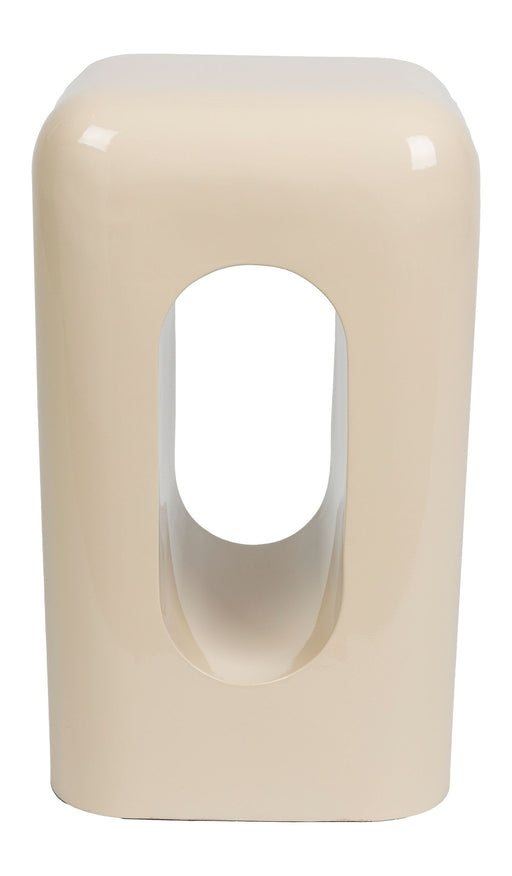 Hocker Creek Beige aus Eisen mit glänzender Oberfläche und oval durchbrochenem Mittelteil in Gesamtansicht.