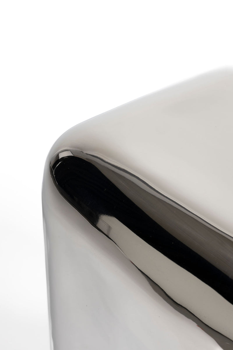 Hocker Creek Chrome in Silber, Beistelltisch aus Eisen mit Ablage