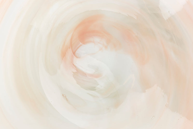 Tablett Maria von Zuiver aus Glas, Off-White mit Blush-Effekt