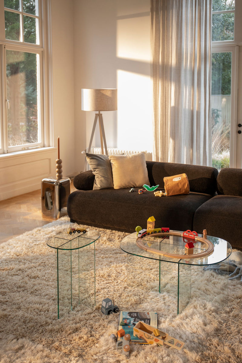 Beistelltisch Linea aus transparentem Glas mit Linienmuster Zuiver