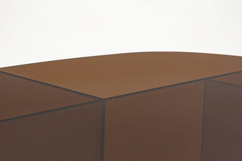 Couchtisch Linea Brown aus Glas mit ovaler Tischplatte von Zuiver