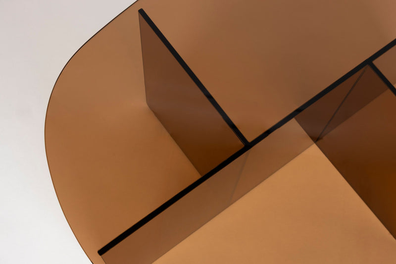 Couchtisch Linea Brown aus Glas mit ovaler Tischplatte von Zuiver