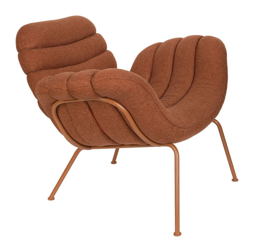 Loungesessel Verte Terracotta mit geschwungener Rückenlehne und Stahlgestell in Gesamtansicht.