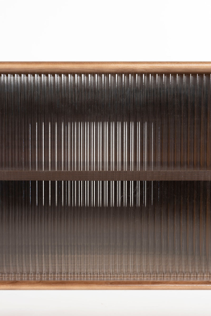 Sideboard Rise Large Walnut mit Riffelglas-Schiebetür für Wohnzimmer
