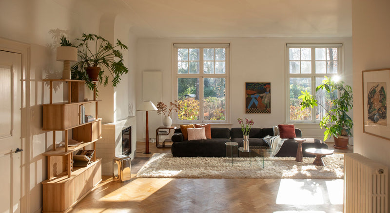 Sofa Rembrandt 4,5-Sitzer, Dunkelbraun mit Rippstoff-Bezug von Zuiver