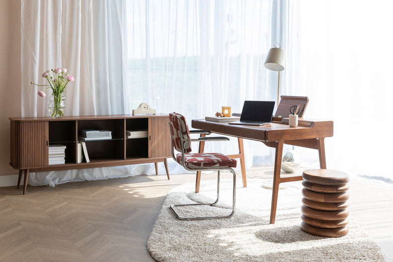 Schreibtisch Kaat Walnut mit Stauraum und Schubladen von Zuiver