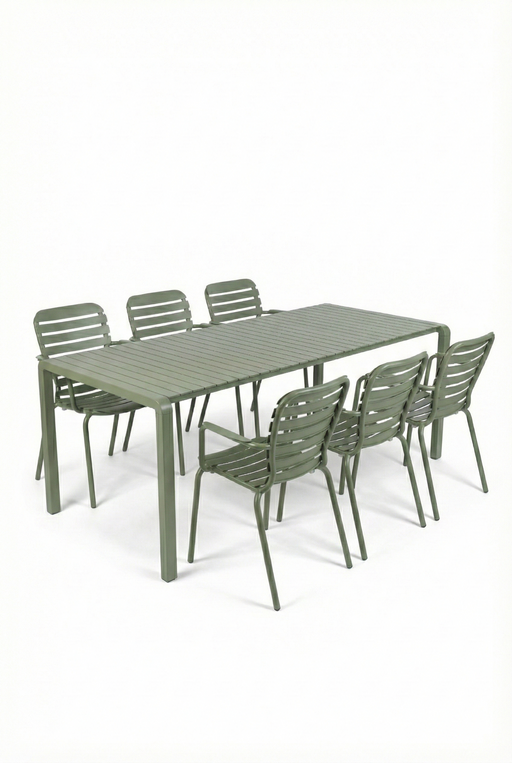 Gartenmöbel-Set Vondel mit rechteckigem Aluminiumtisch und sechs grünen Armlehnstühlen in Gesamtansicht.