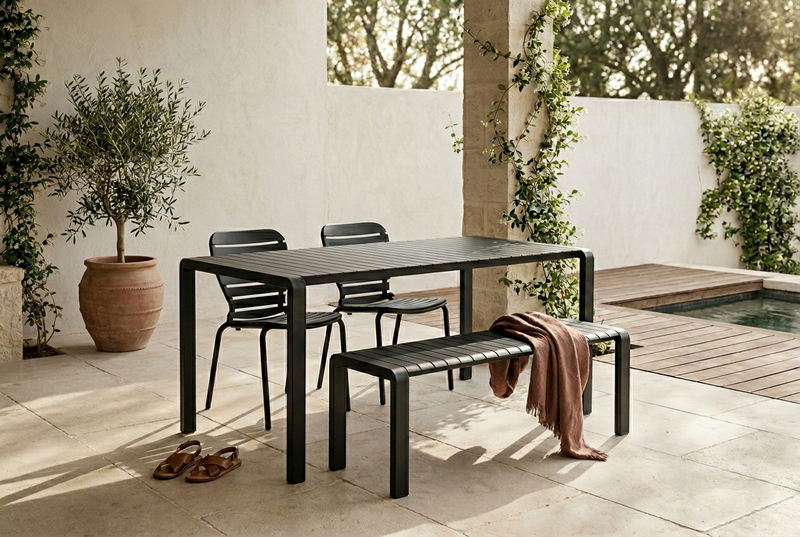 Gartenmöbel-Set Vondel mit Tisch, 2 Stühlen & Bank, Schwarz von Zuiver
