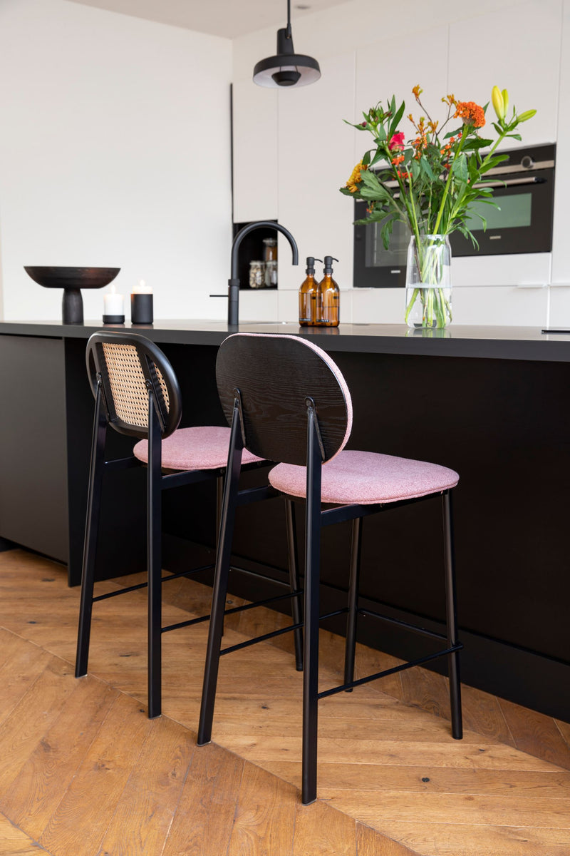 Barhocker Spike von Zuiver mit Stoffbezug in Rosa, Stahlgestell