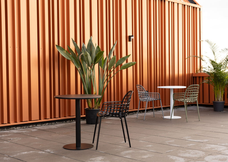 Bistrotisch Metsu, rund, aus Stahl in Schwarz, ideal fürs Wohnzimmer
